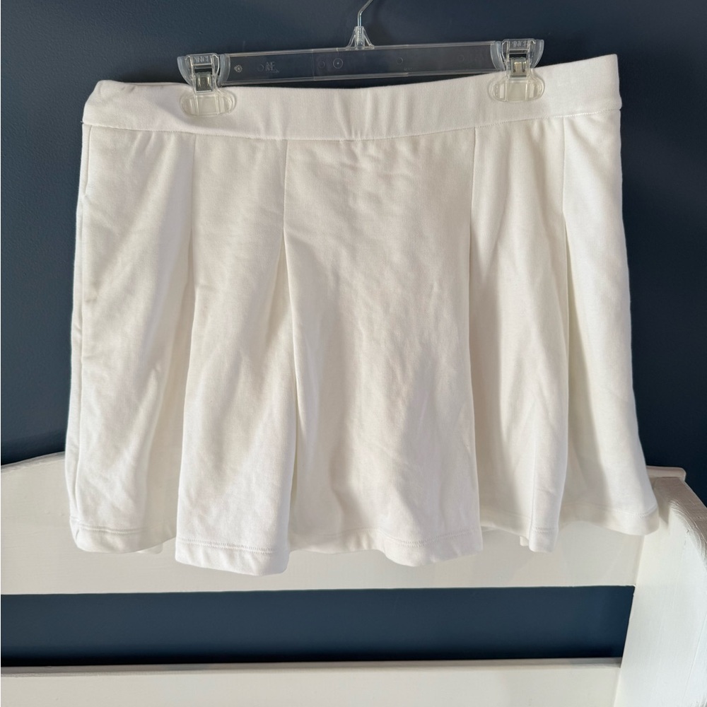 Express White Golf/Athletic Pleated Skirt With Shorts Size L